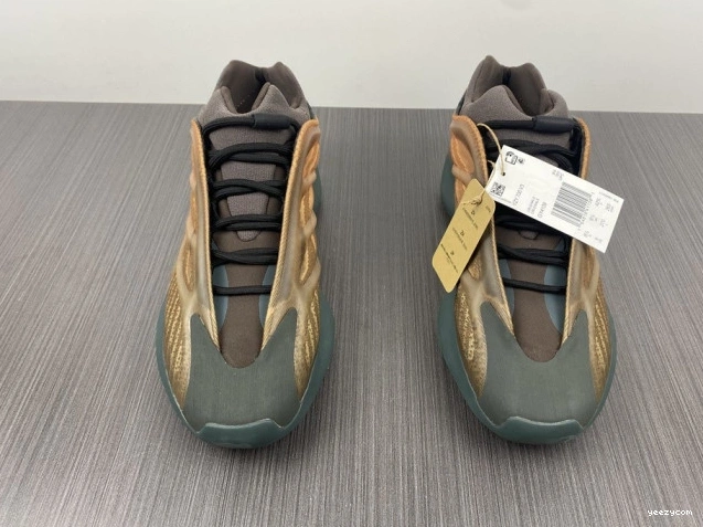 700 Boost Yeezy V3 GY4109 Adidas Copfade 0712